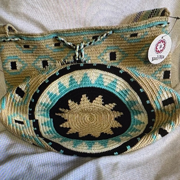 Wayuu Evil Eye Tan and Blue Patterned Women's Bag - Picture 3 of 9